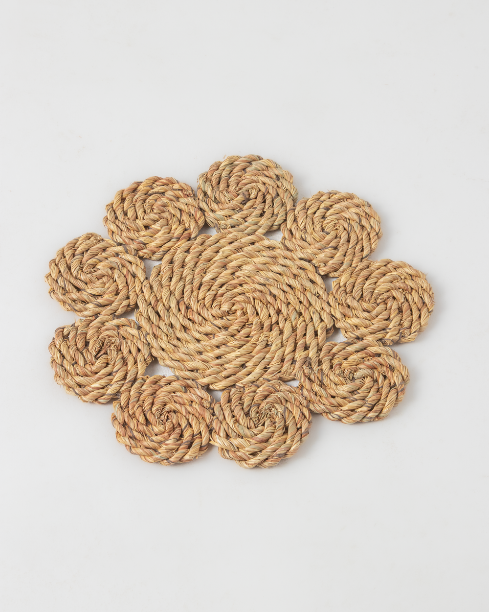 Natural Halfa Grass Woven Round Tablecloth Floral Design Round coaster
