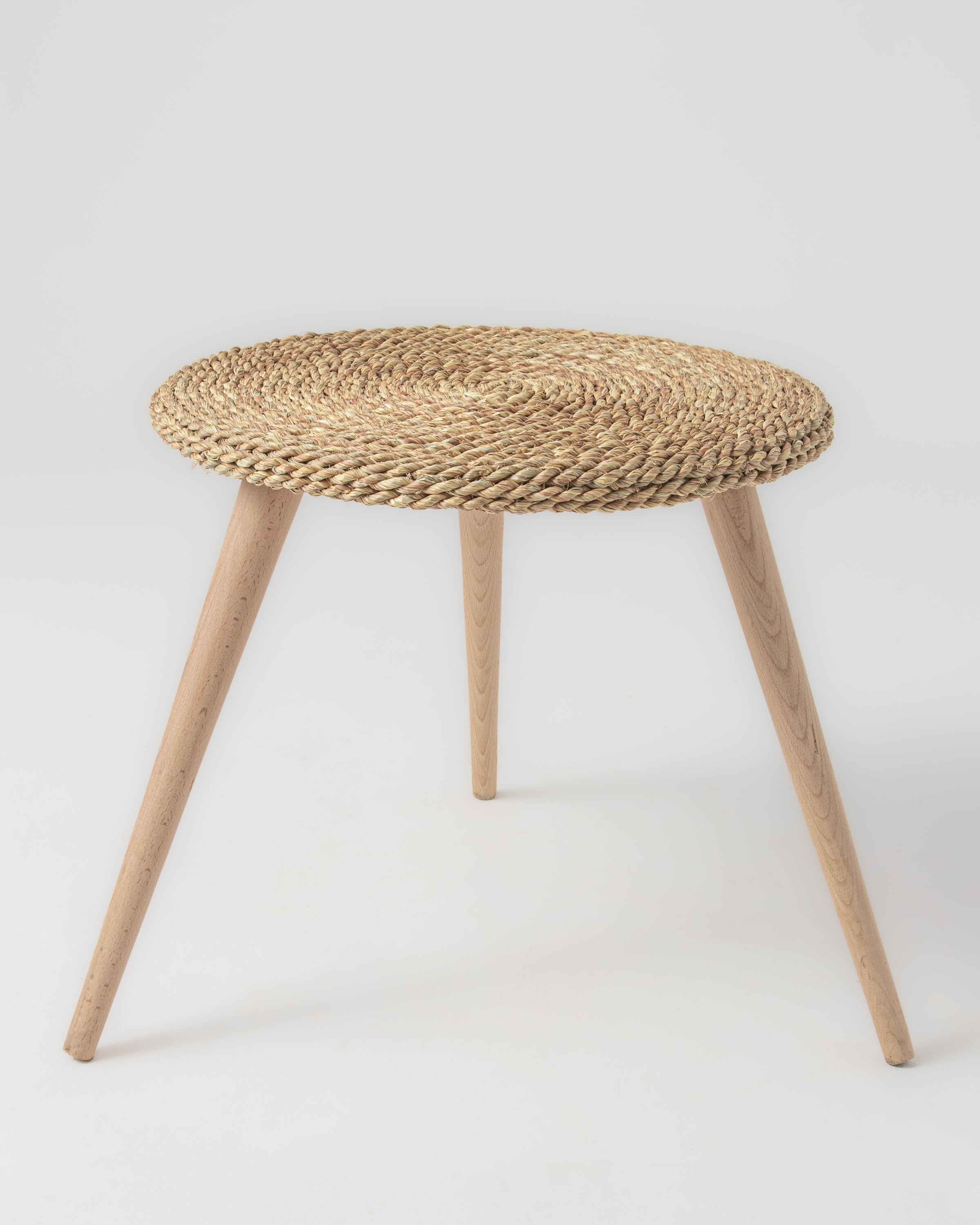 Round Halfa Table With Wooden Legs